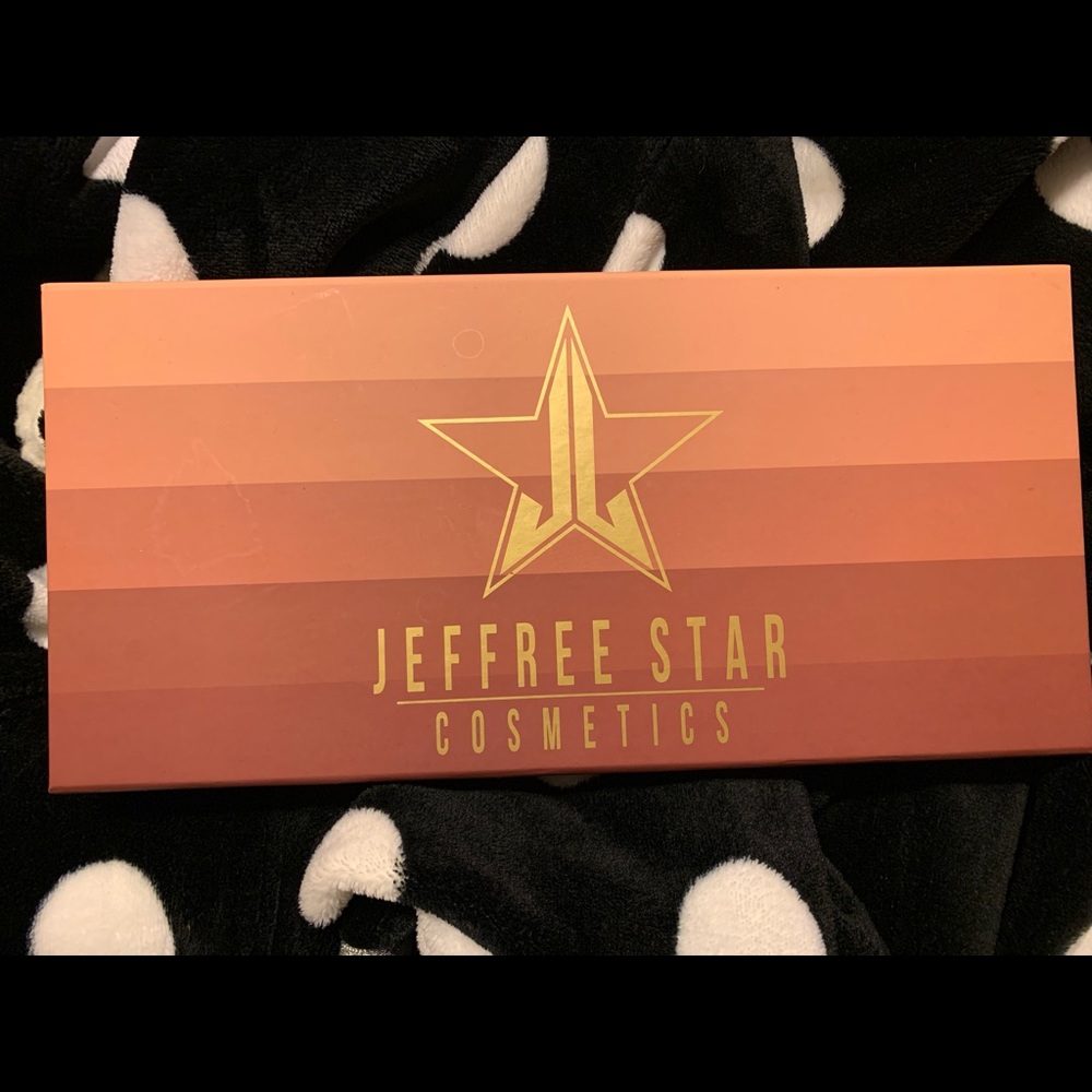 Nude mini bundle by Jeffree Star